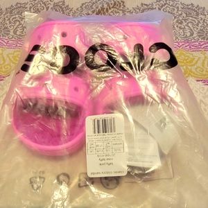 Womens Size 7 Classy Cozzzy Croc Sandals